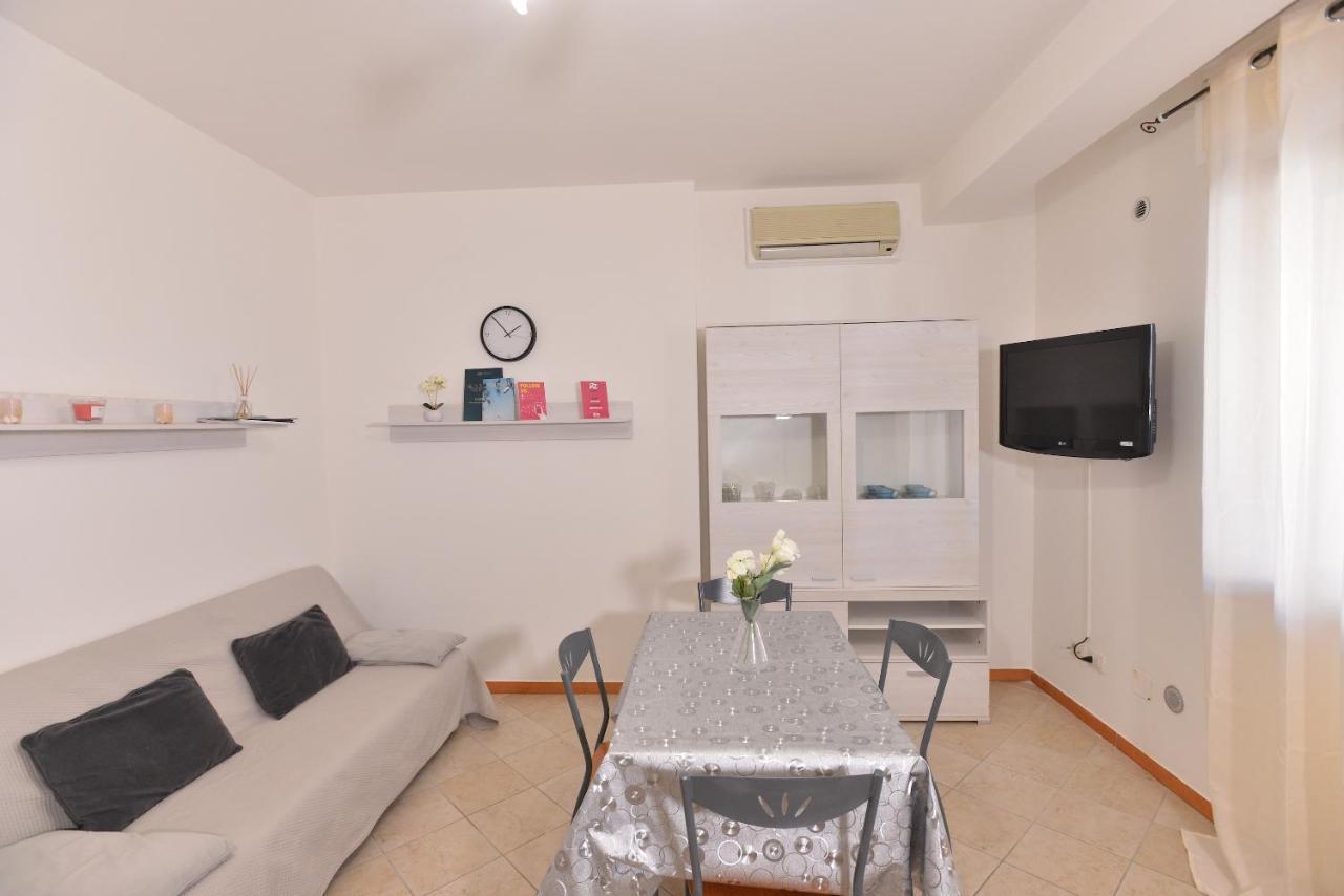 Izzhome Blue Sea Пула Екстериор снимка