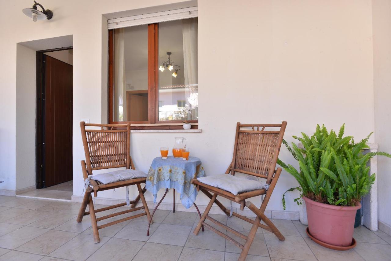 Izzhome Blue Sea Пула Екстериор снимка