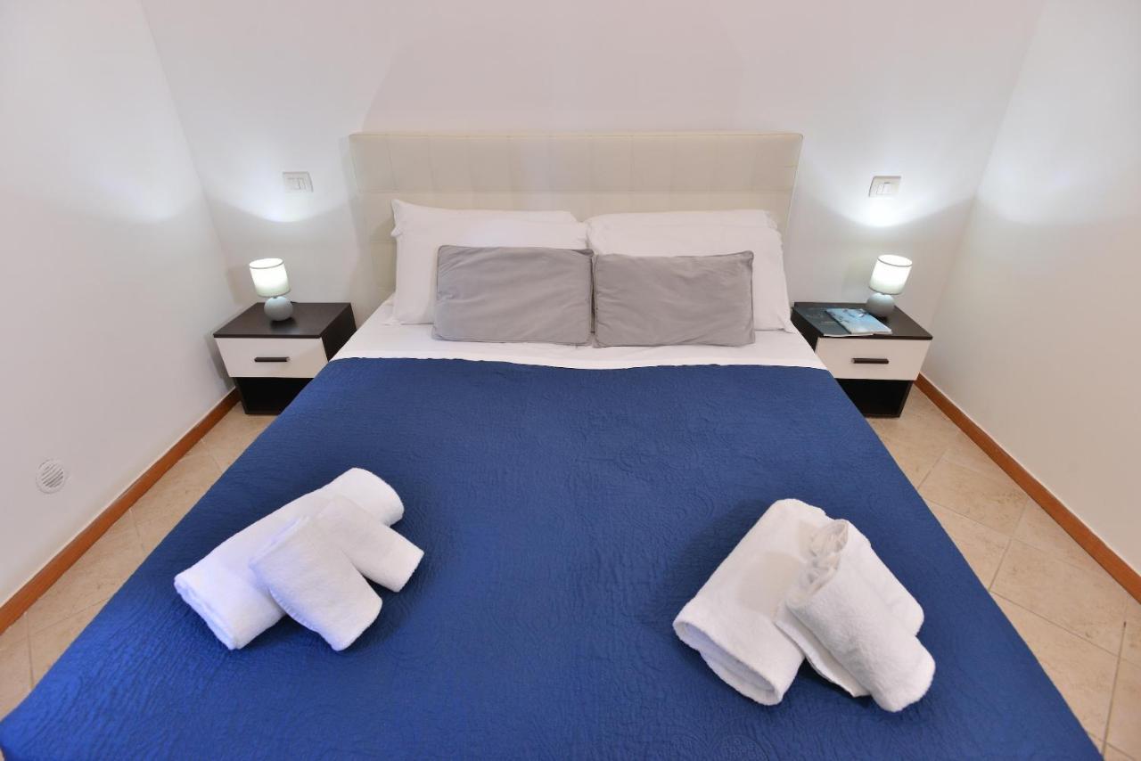 Izzhome Blue Sea Пула Екстериор снимка